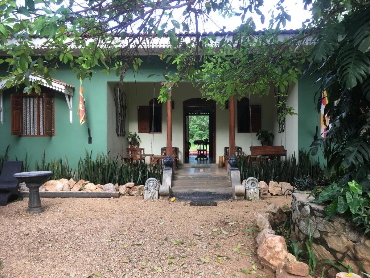 Owls Nest Hotel Udawalawe Exterior photo