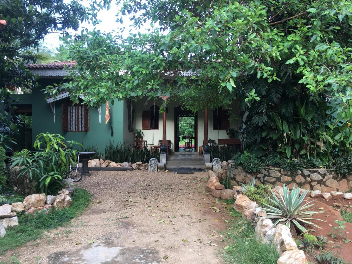 Owls Nest Hotel Udawalawe Exterior photo